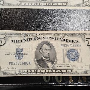 1934 D $5 Dollar Bill Silver Certificate In Good Condition